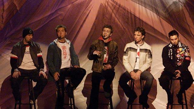 Justin Timberlake Reunites NSync, N Sync Reunites, N'Sync Reunites, NSYNC Reunites VMA 2013, VMAs 2013 Justin Timberlake, JC Chasez Reunites NSYNC, Joey Fatone Reunites VMAs, Lance Bass Justin Timberlake, Lance Bass Reunites NSync, Chris Kirkpatrick Reunites NSYNC