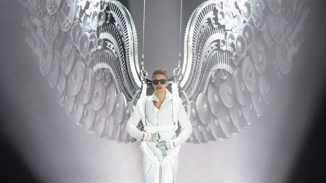 Justin Bieber Bong Water, Justin Bieber Bong Water Out of Van, Justin Bieber Throws Bong Water, Justin Bieber Bong Weed, Justin Bieber Smoking Weed, Justin Bieber Marijuana Bong, Justin Bieber Smokes Pot