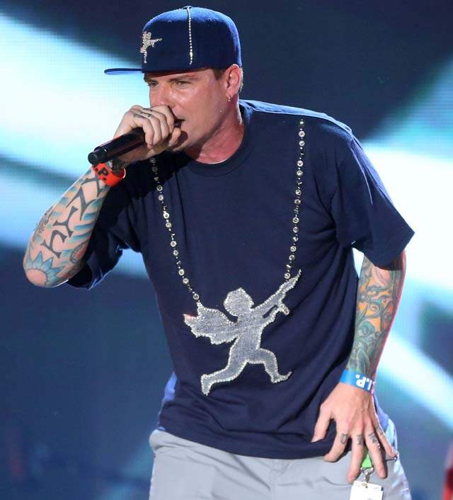 Vanilla Ice Halftime Texans-Titans, Vanilla Ice Performance Halftime Texans-Titans, Vanilla Ice Performance Texans-Titans
