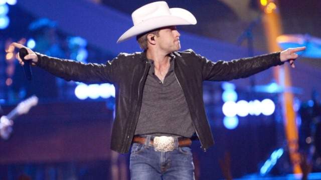 American Country Awards 2013, American Country Awards Justin Moore Performs, American Country Awards 2013 Justin Moore, ACAs 2013 Justin Moore, Justin Moore ACAs Performance Video