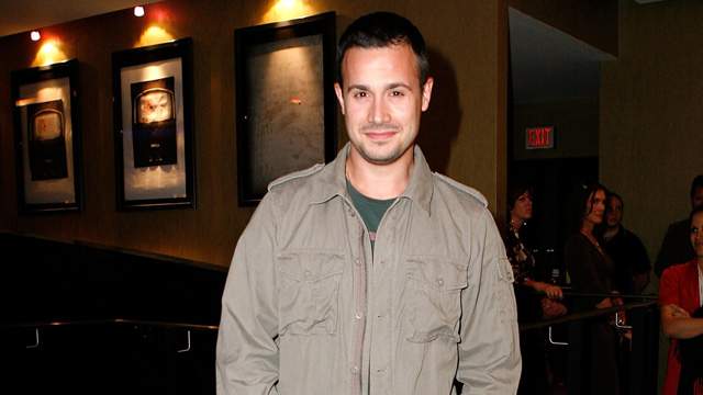 freddie prinze jr, 24, i know what you did last summer, sarah michelle gellar husband