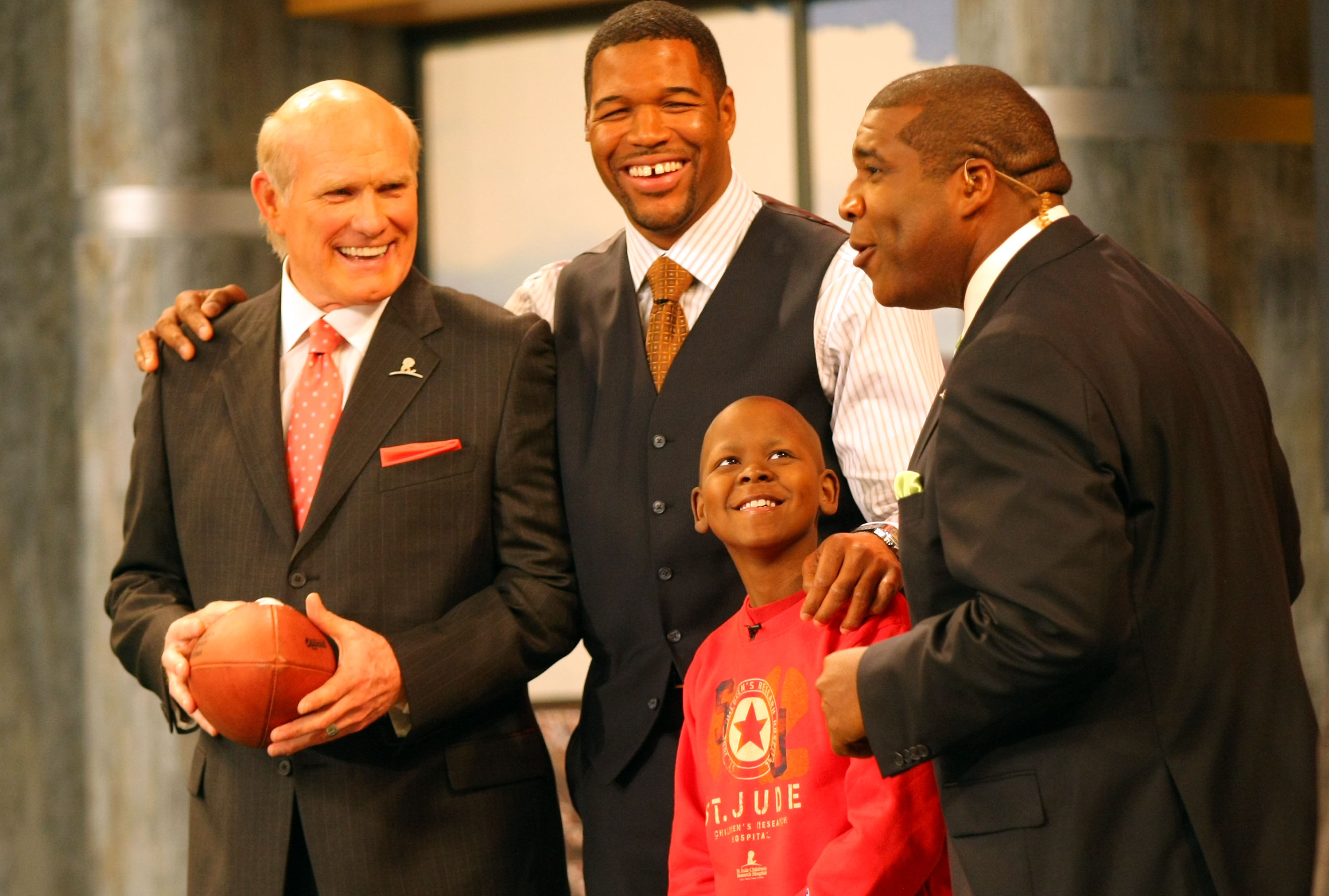 Michael Strahan, net worth, NFL on FOX, The $100,000 Pyramid, Terry Bradshaw