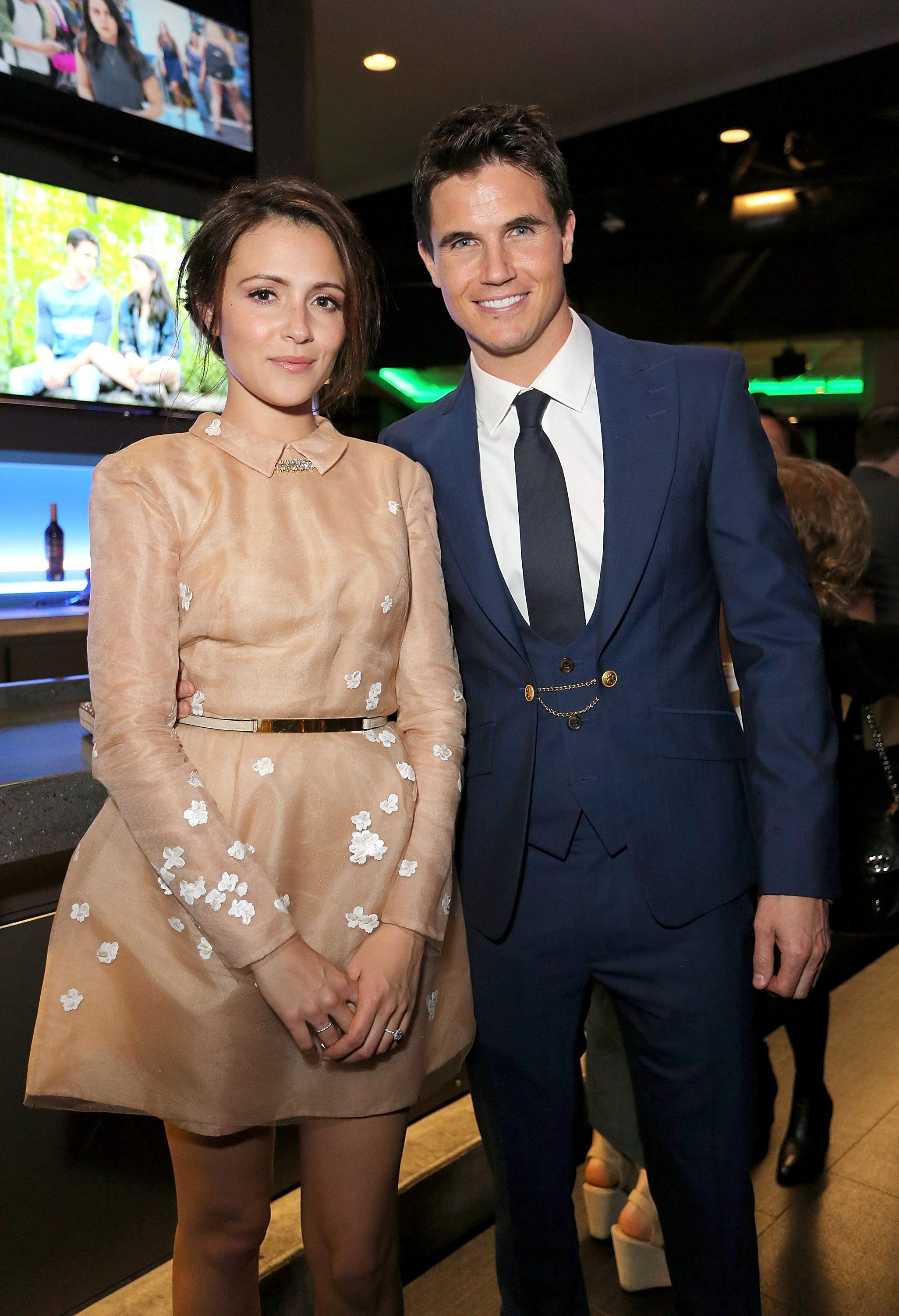 Robbie Amell, Italia Ricci, Nine Lives, The DUFF