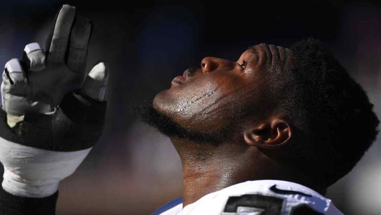 Oakland Raiders National Anthem protest, Raiders offensive line, Raiders protest