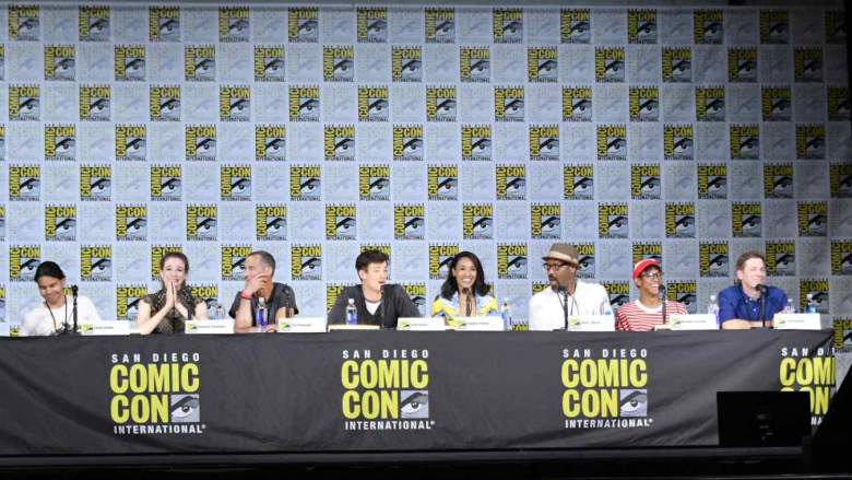 Arrow, Flash, Supergirl, Legends Four Way Crossover, crossover date the flash, crossover premiere cw shows