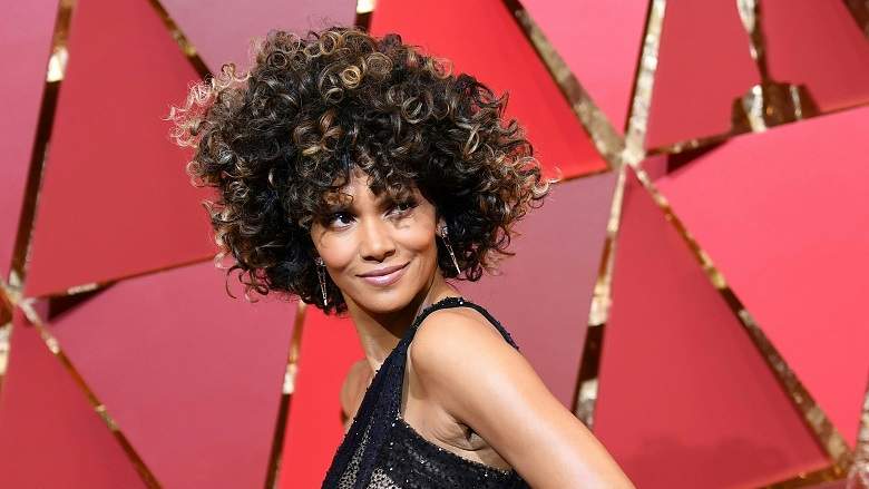 Halle Berry Red Carpet Photo, Oscars 2018 Red Carpet, Watch Academy Awards Red Carpet Online
