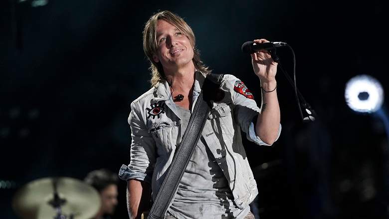 Watch CMA Fest Online