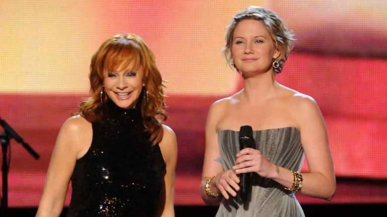 Reba McEntire, Jennifer Nettles CMA Country Christmas