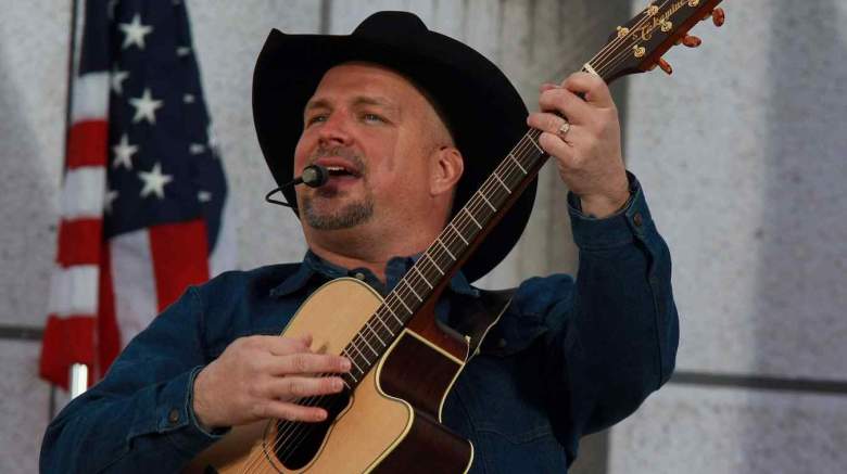 Garth Brooks peforms during the "We Are One: The Obama Inaugural Celebration At The Lincoln Memorial" on January 18, 2009