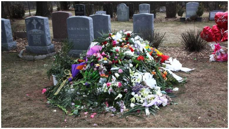 Whitney Houston Grave