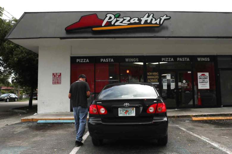 pizza hut open closed