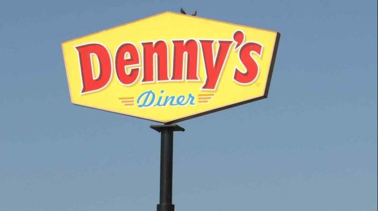 Denny's sign