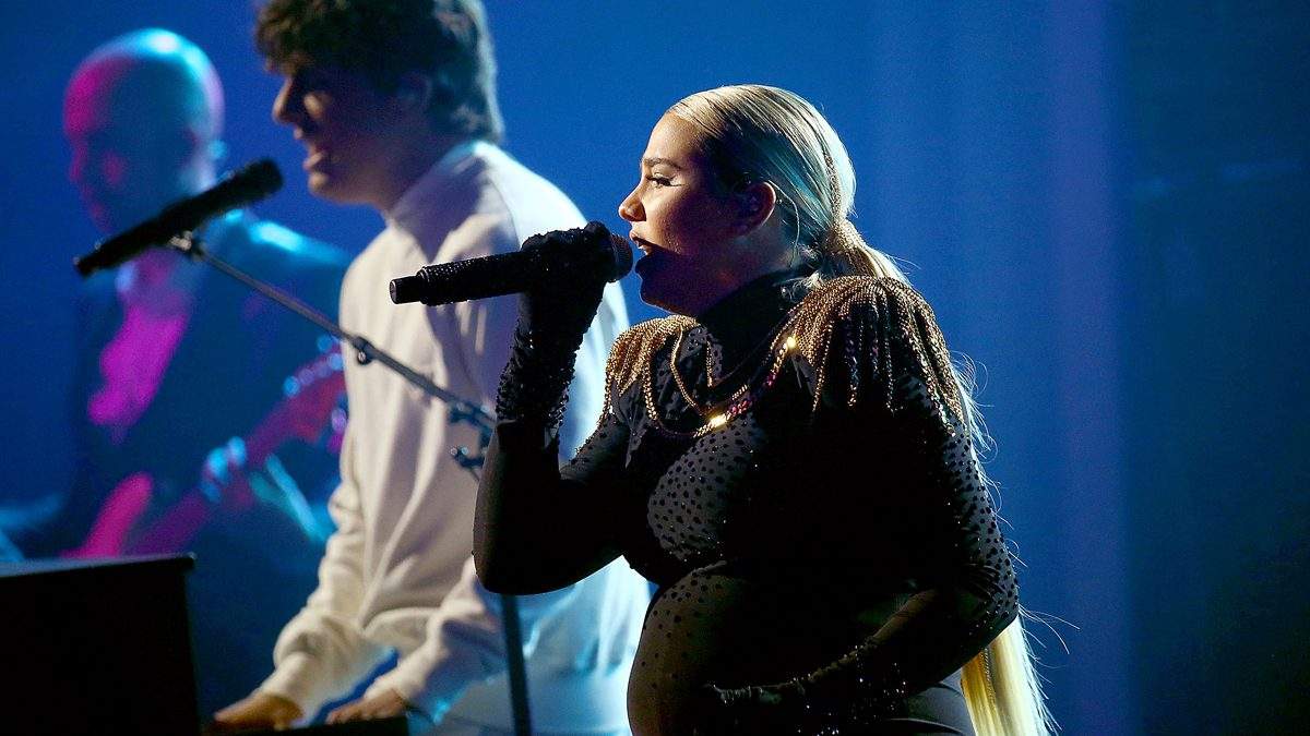 Gabby Barrett pregnant