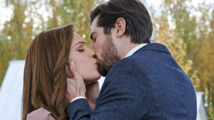 Hearties Arguing Over New ‘When Calls the Heart’ Trailer