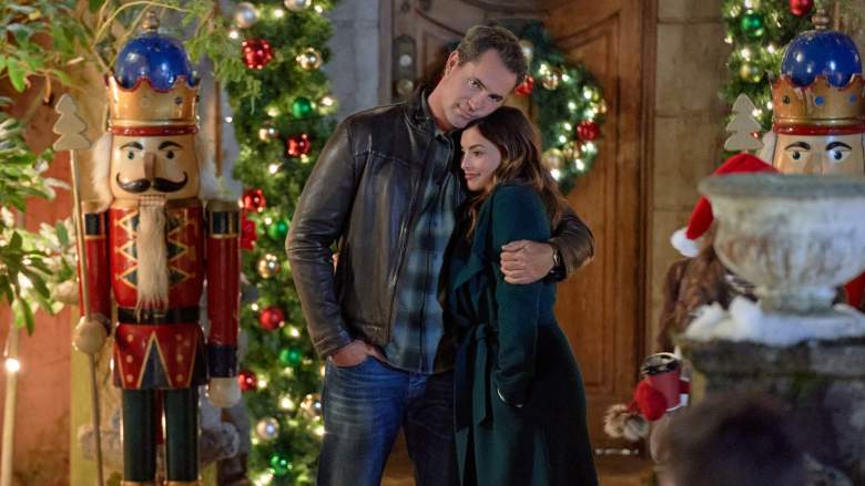 "Mystery on Mistletoe Lane"