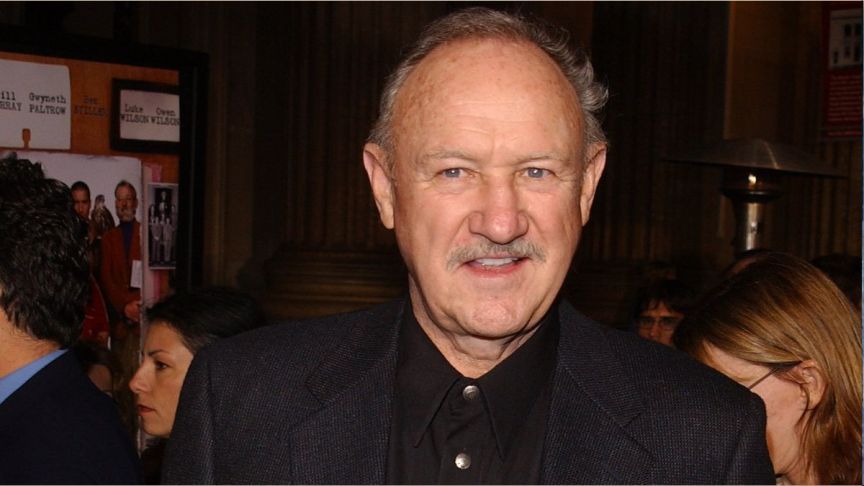 ctor Gene Hackman attends the premiere of the film "The Royal Tenenbaums" December 6, 2001 in Hollywood, CA