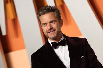 Joshua Jackson Tells Kelly Clarkson About What He Learned From Emilio Estevez
