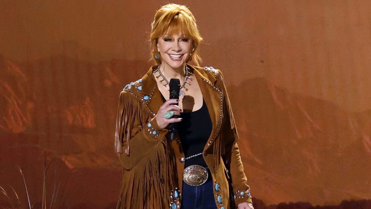 Reba McEntire speaks at the 60th ACM Awards (2025)