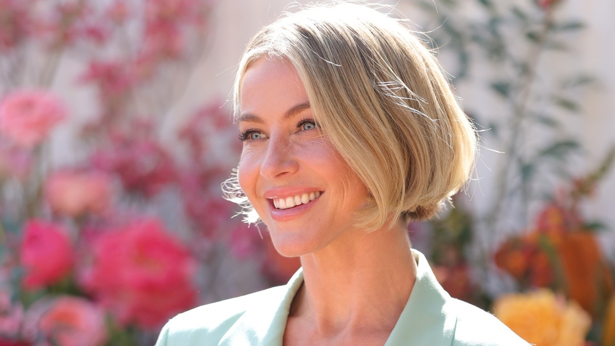 Julianne Hough smiling