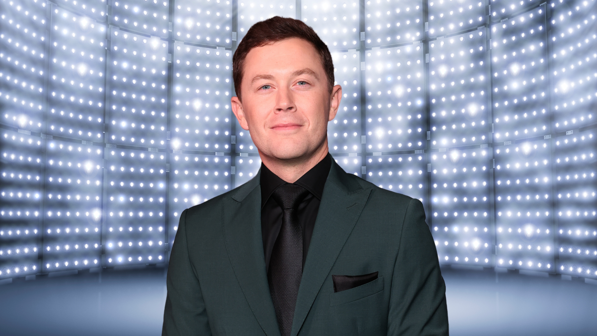 Scotty McCreery posing for a photo
