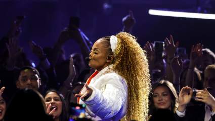 Janet Jackson Gives Show-Stopping Performance at the 2025 AMAs