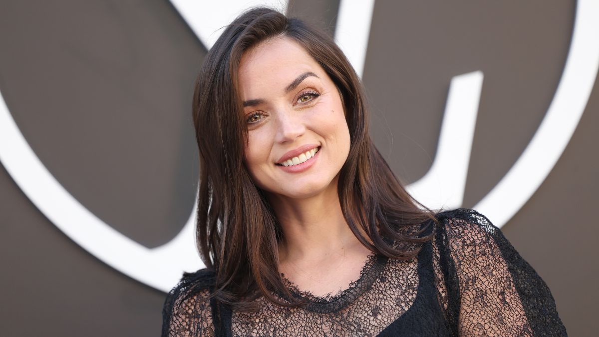 Ana de Armas attends the Louis Vuitton Paris Womenswear Spring-Summer 2025