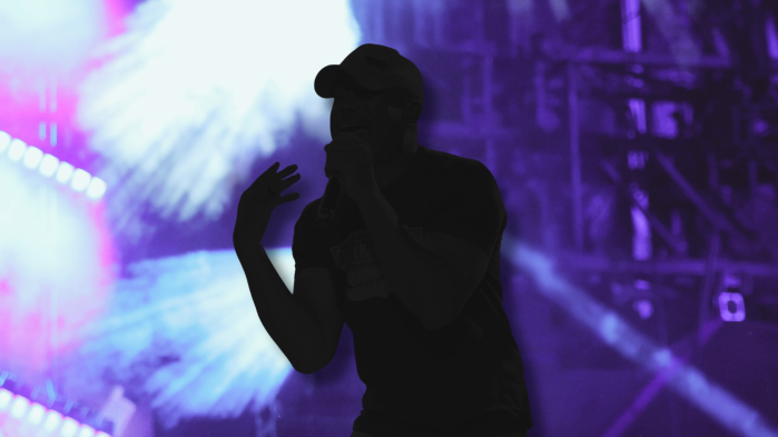 Darius Rucker in silhouette
