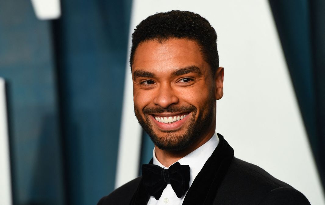 British actor Regé-Jean Page attends the 2022 Vanity Fair Oscar Party 