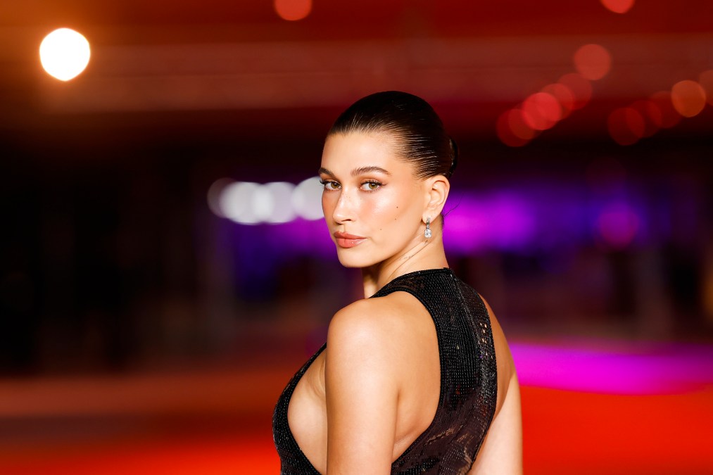 Hailey Bieber 