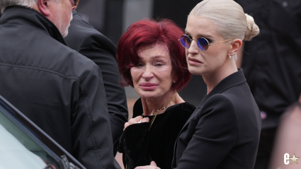 Kelly Osbourne Comforts Others at Dad Ozzy’s Memorial [PHOTOS]