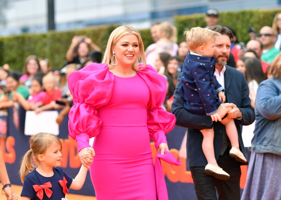  Kelly Clarkson, Remington Alexander and Brandon