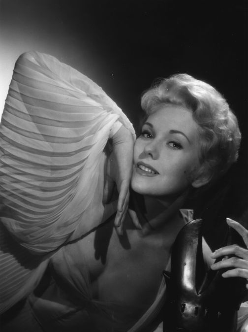 1954:  Kim (Marilyn Pauline) Novak (1933 - ), the Hollywood film actress and star whon appeared in films such as 'Pal Joey' 1957, 'Bell, Book and Candle' 1958, 'Vertigo' 1958, and 'Kiss Me Stupid' 1964.