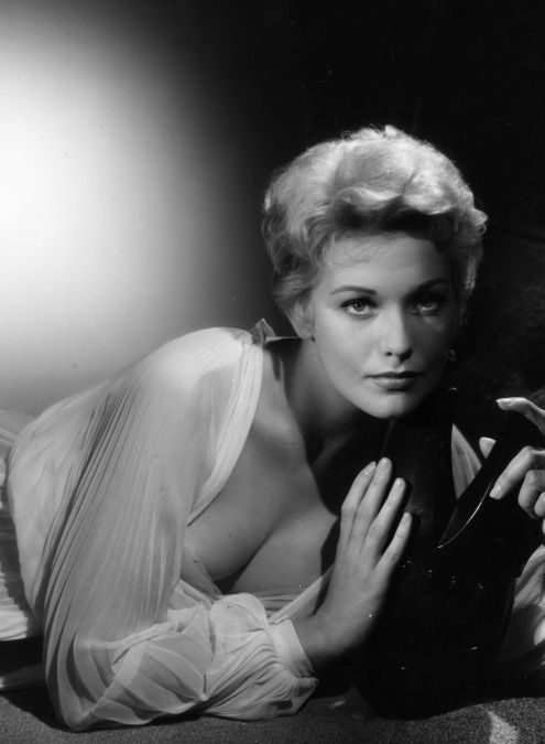 1954:  Kim Novak (1933 - ) formerly Marilyn Novak, the blonde American actress. 