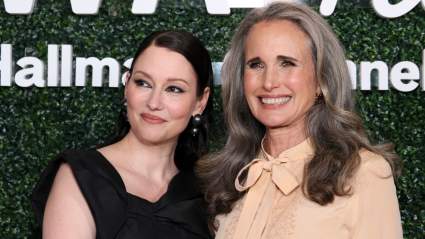 Andie MacDowell & Chyler Leigh Selfie Sparks Hallmark Magic With ‘The Way Home’ Fans