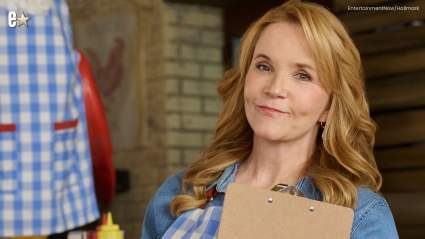Why Lea Thompson Says Making a Show Like ‘The Chicken Sisters’ is ‘Actually Really, Really Hard’ (EXCLUSIVE)