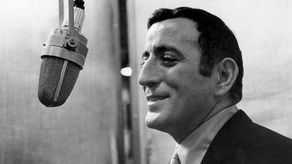 Tony Bennett’s Model Ex-Girlfriend Passes Away & Fans React With Love 