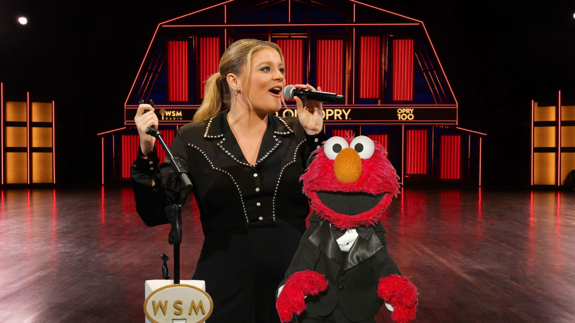 Lauren Alaina, Elmo