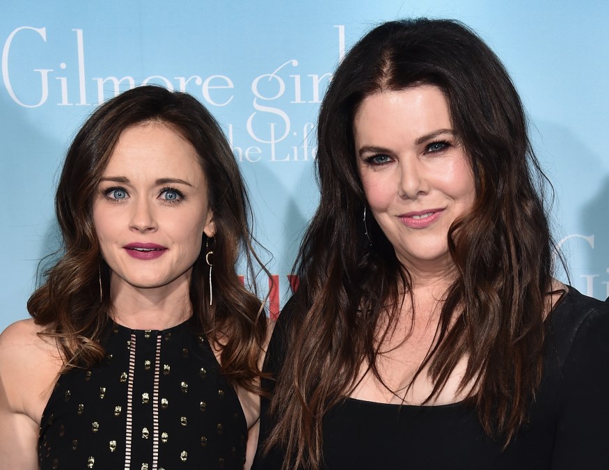 Actors Alexis Bledel and Lauren Graham 