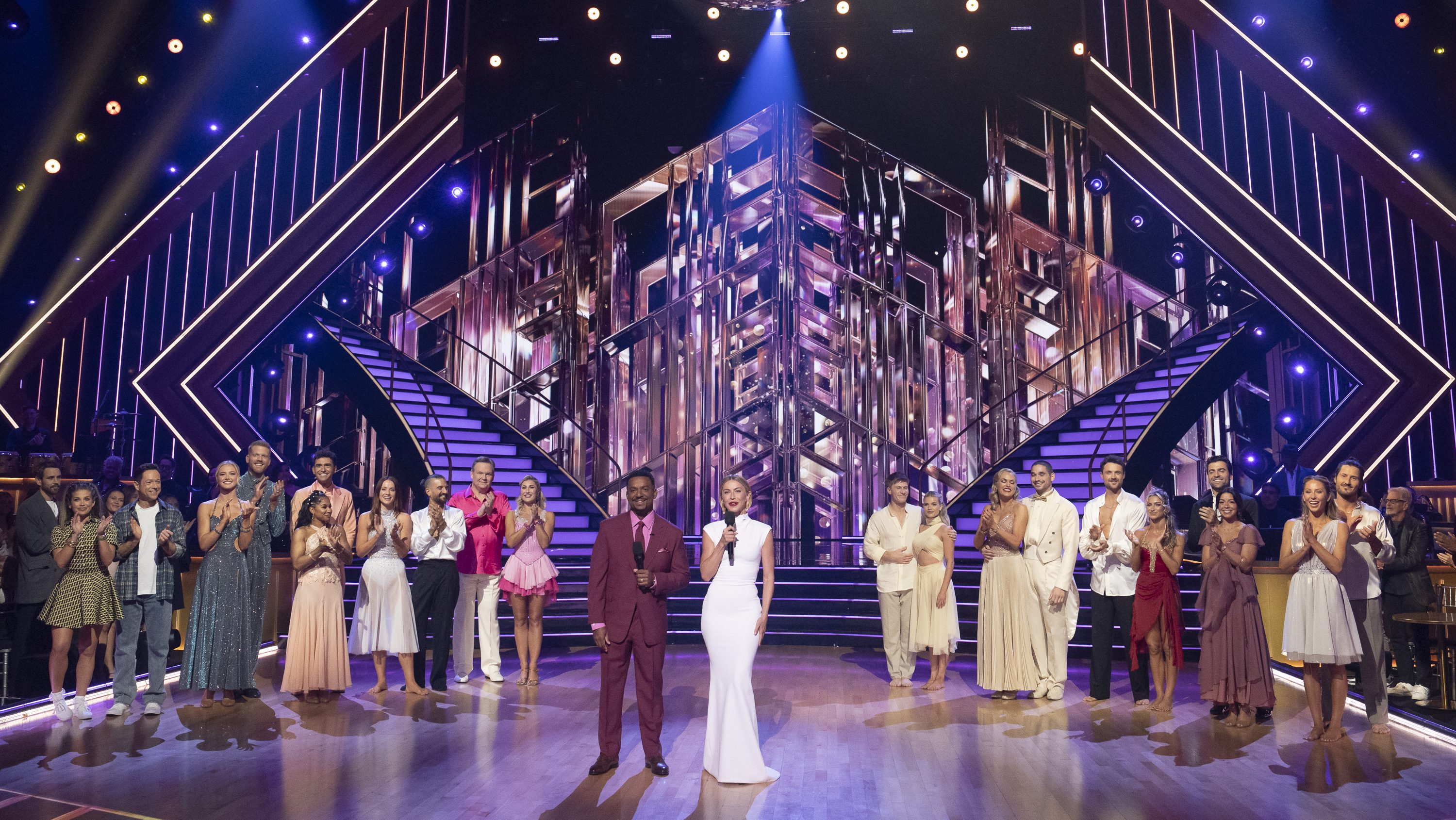 Dylan Efron Breaks Nose During “Dancing with the Stars” Rehearsal