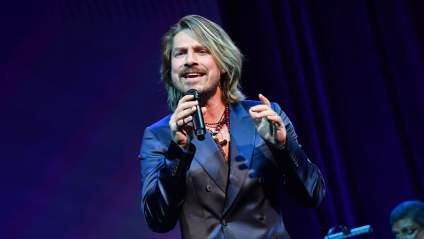 Excited Fans Spot Taylor Hanson in ‘Dancing With the Stars’ Audience