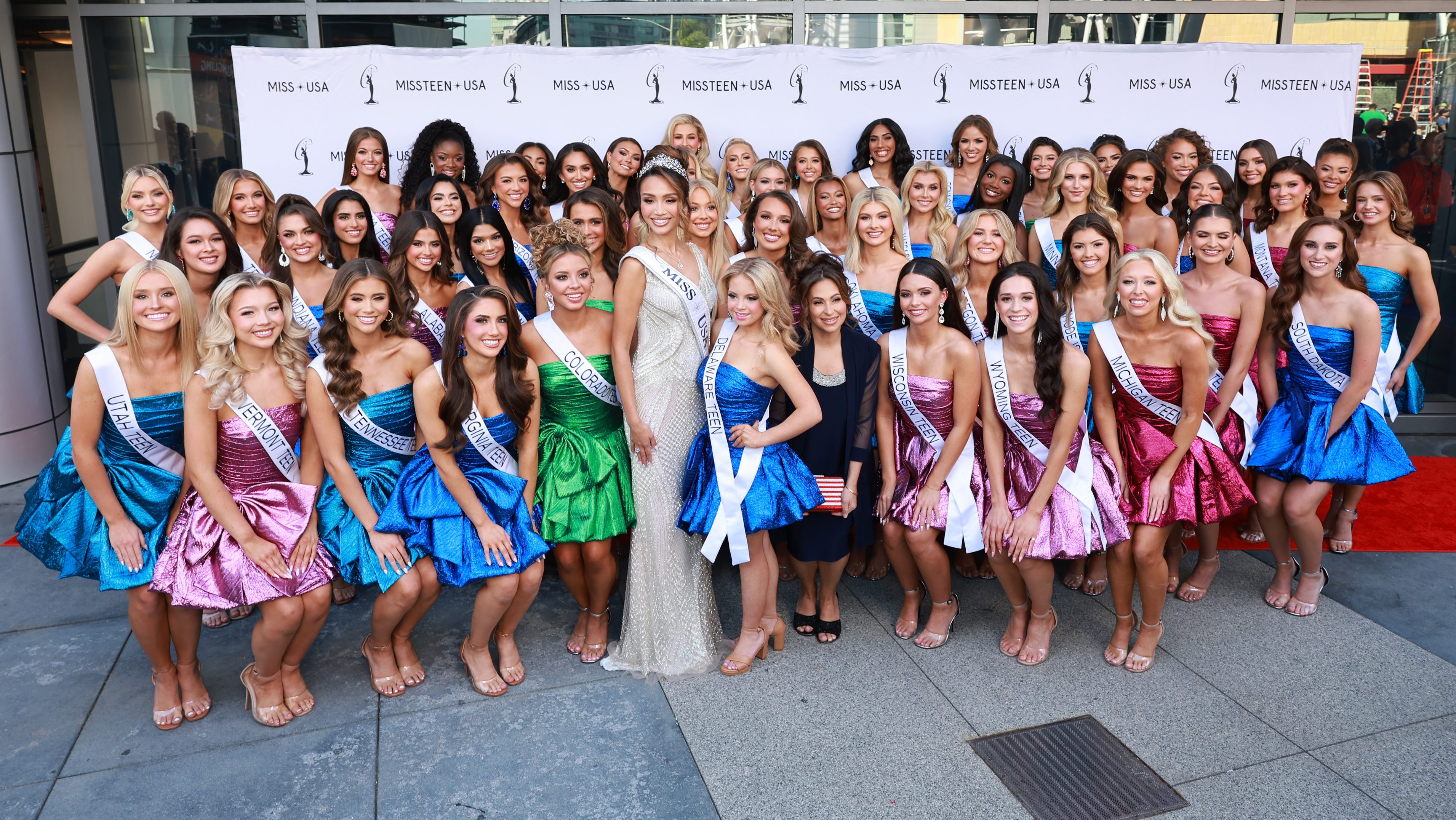 Savannah Gankiewicz (Miss USA 2023) and the 2024 Miss Teen USA contestants