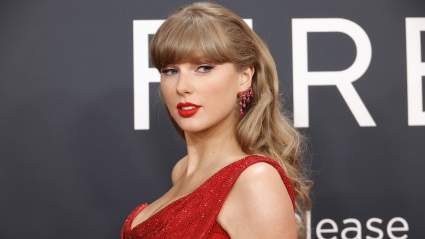 Taylor Swift Offers an Update on Her Dad Following His Major Surgery