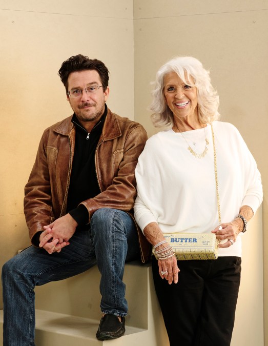 Paula Deen weight loss before and after. How did Paula Deen lose weight?