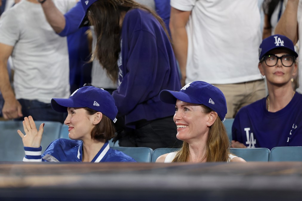 Maude Apatow, Leslie Mann and Charlize Theron