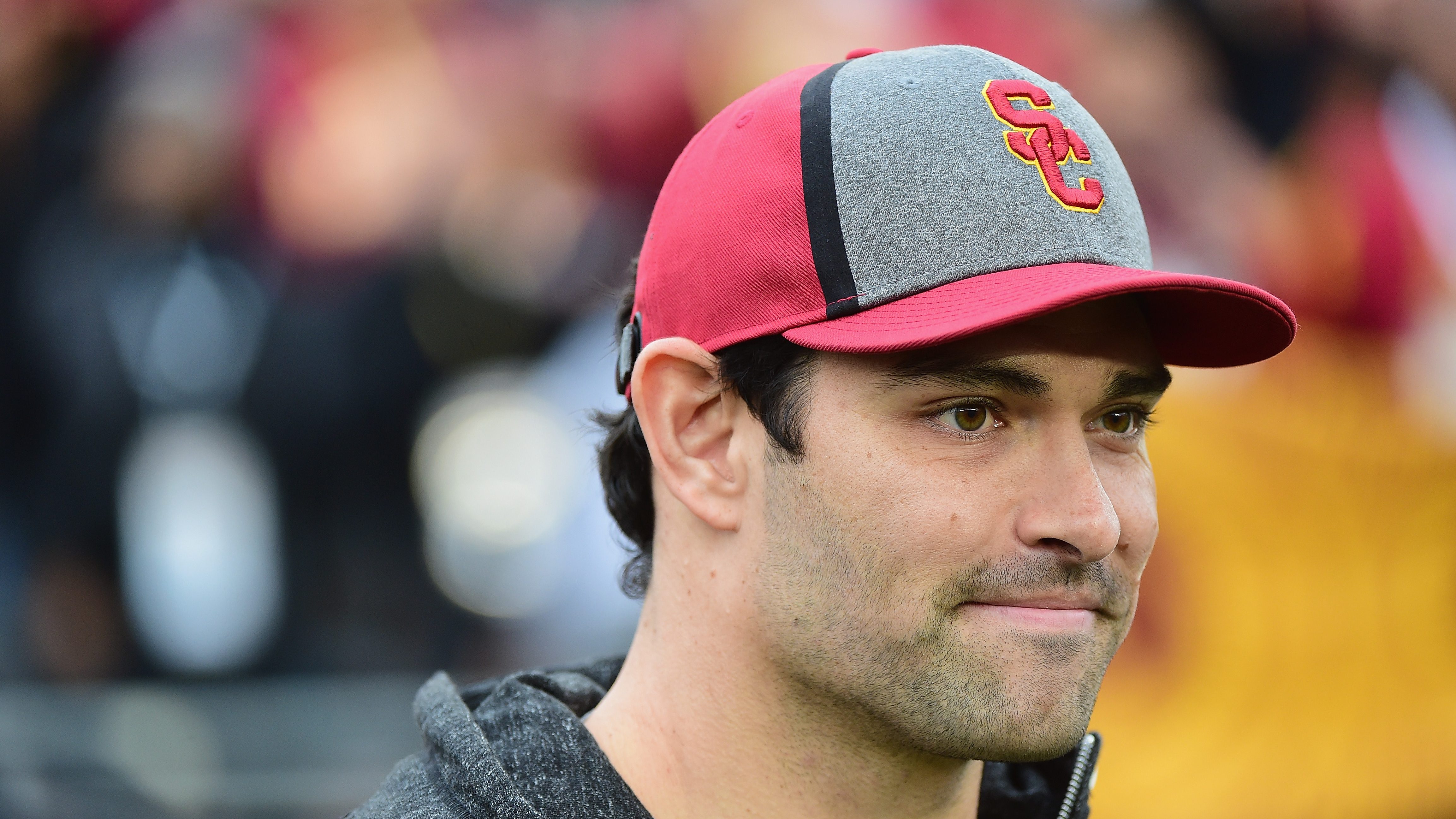 Quarterback Mark Sanchez #6 o