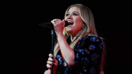 Kelly Clarkson Shares Why Her Favorite Duet Made Her the Most Nervous