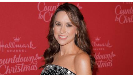 Lacey Chabert’s Touching Fan Moment Is Melting Hearts: ‘She Made My Day’