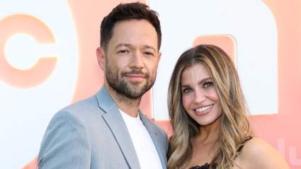 Danielle Fishel Asks for Votes in a Hilarious Way – How To Vote Tonight 10/07/25