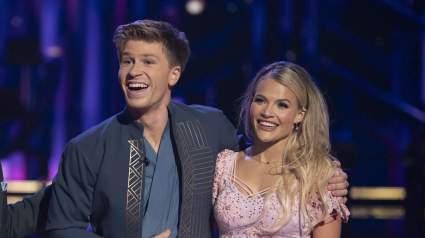 SEE: Jonathan Bailey’s INCREDIBLE Gesture After Robert Irwin’s Wicked Night Performance