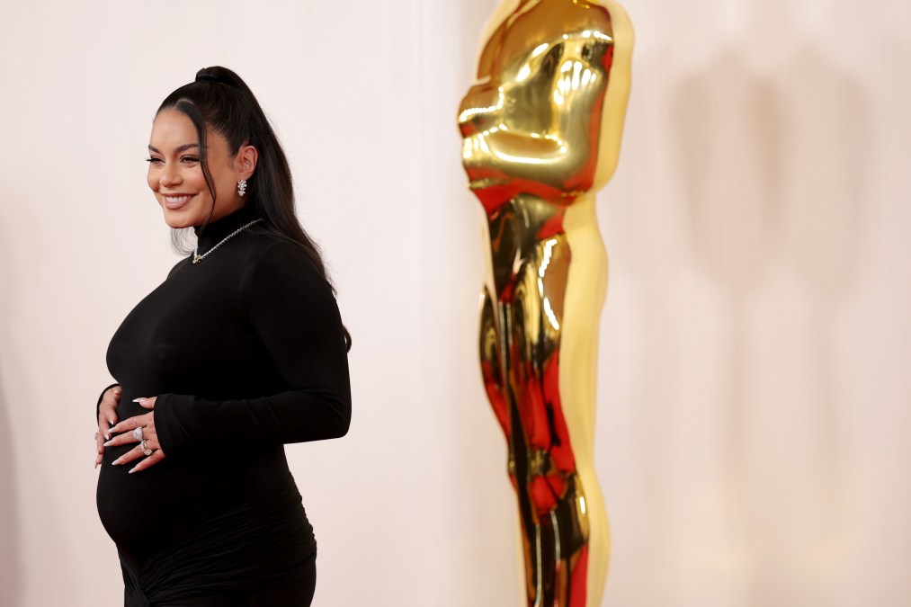 Vanessa Hudgens pregnant.
